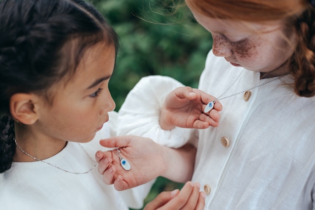 Fingerprint Necklaces: A Special Gift